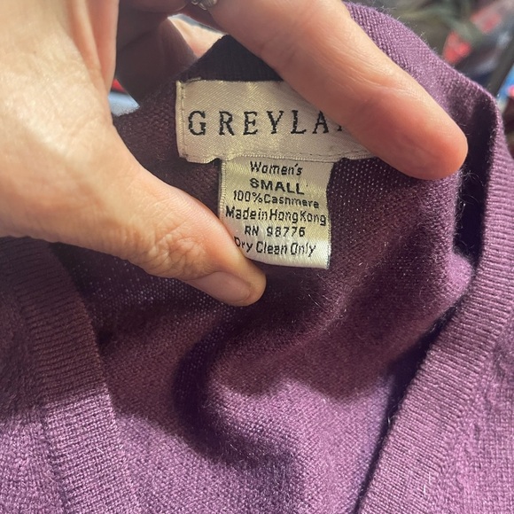 GREY LAB Cashmere v- Neck Sweater - Picture 2 of 4